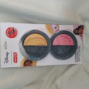 Dash MultiMaker Mini Moana And Pua Waffle Plates